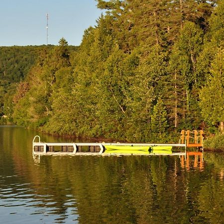 Motel Ours Bleu Lac-Saguay Exteriör bild