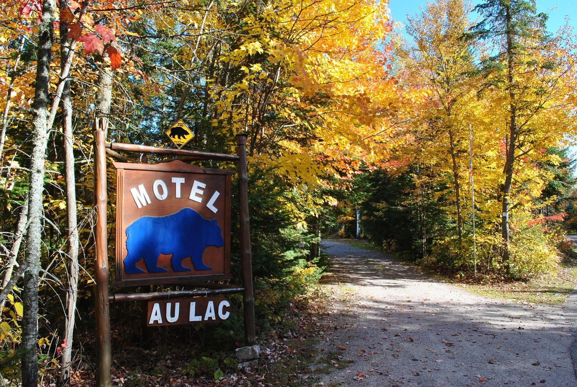 Motel Ours Bleu Lac-Saguay Exteriör bild