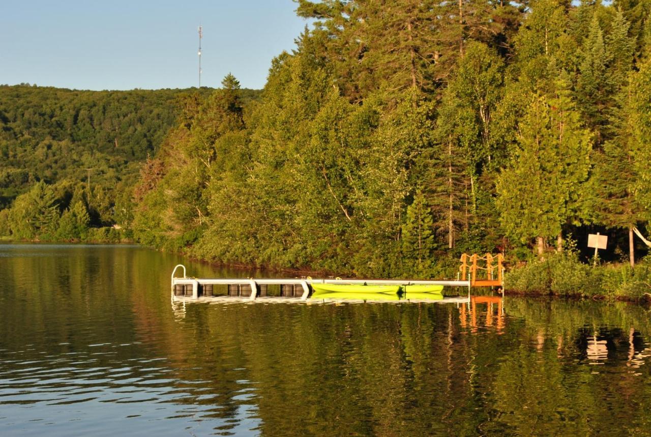 Motel Ours Bleu Lac-Saguay Exteriör bild